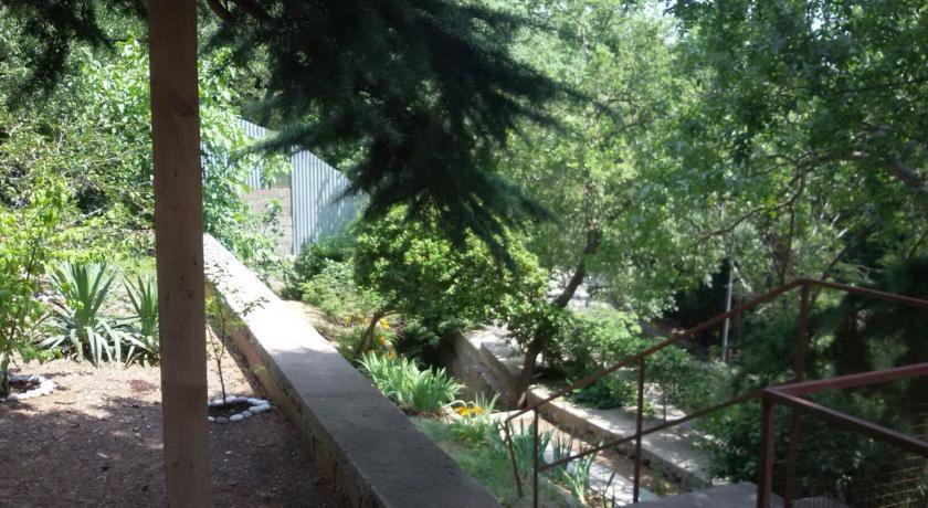 Гостиница Гостевой Дом у Виктора Алупка